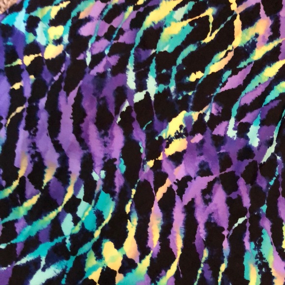 Vibrant Purple and Blue Patterned swim tankini top. Size XL - Picture 3 of 3